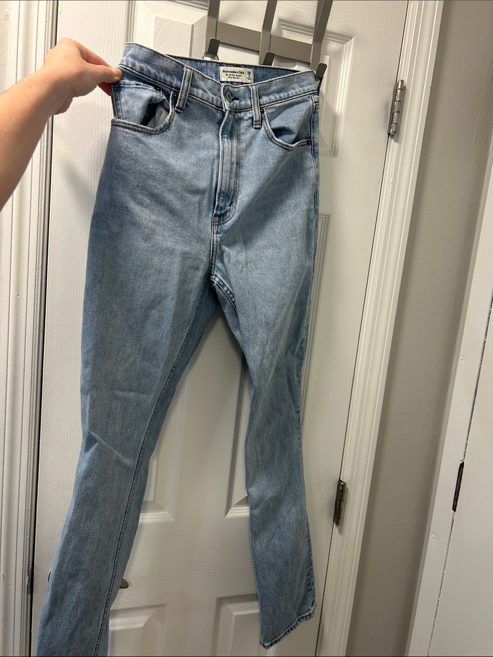Abercrombie & Fitch High-Rise Light Wash Blue Jeans